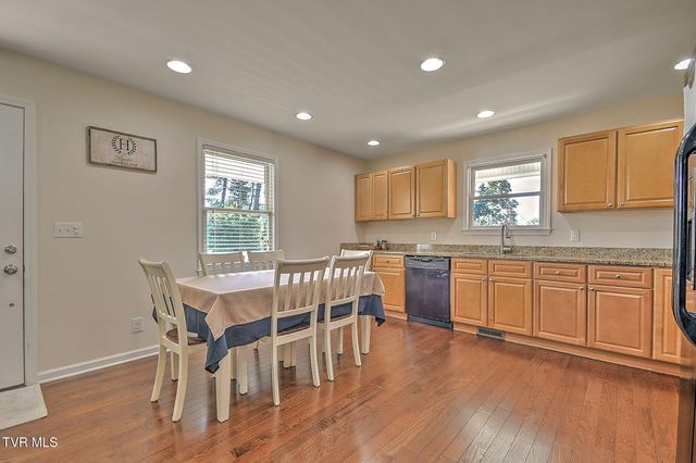 479 Deadmore Se Street, Abingdon, VA 24210