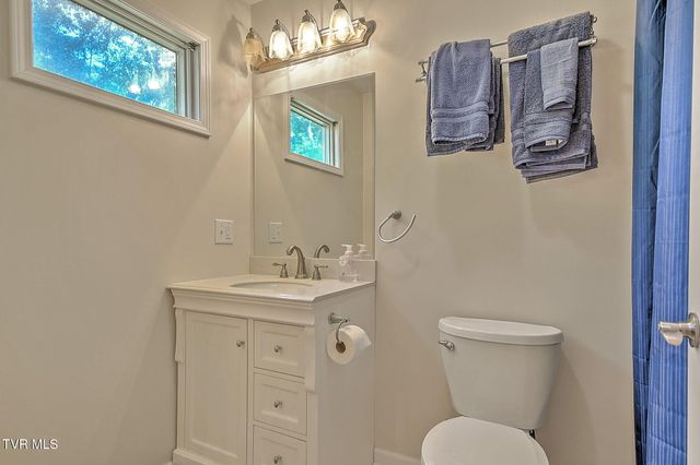 479 Deadmore Se Street, Abingdon, VA 24210