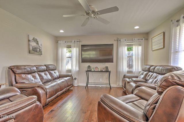 479 Deadmore Se Street, Abingdon, VA 24210