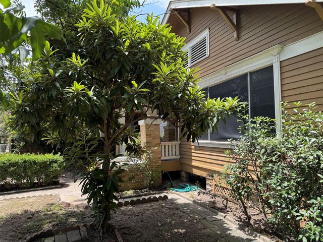 302 Hunt Street, Houston, TX 77003