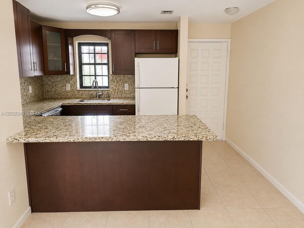 11789 SW 18th St 2-30, Miami, FL 33175