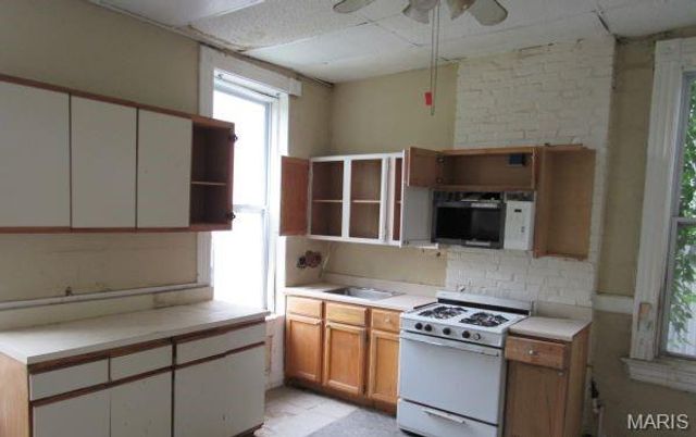 3209 Morgan Ford Road, St Louis, MO 63116