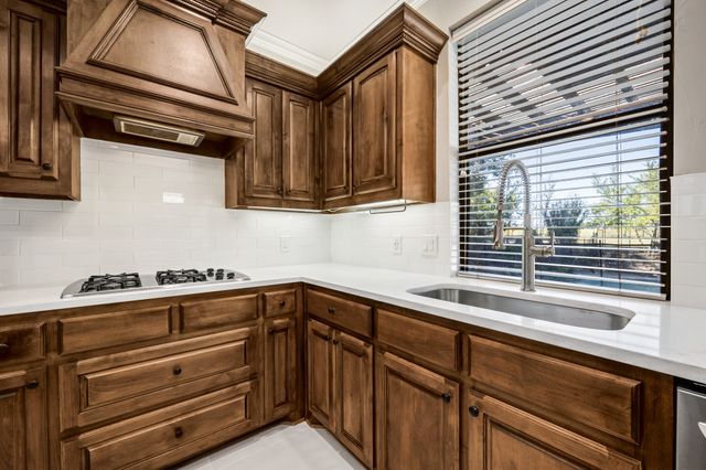 148 Stoneleigh Drive, Heath, TX 75032