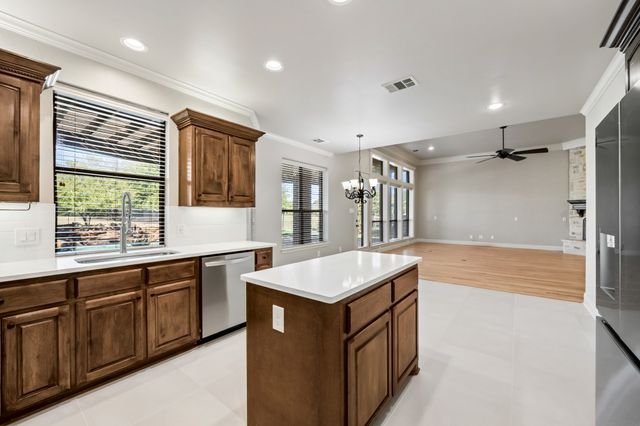 148 Stoneleigh Drive, Heath, TX 75032