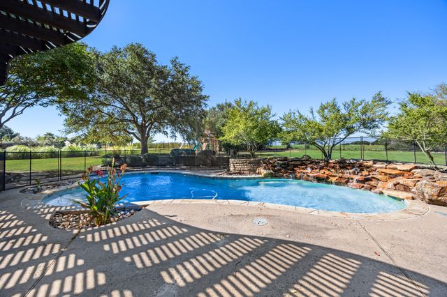 148 Stoneleigh Drive, Heath, TX 75032