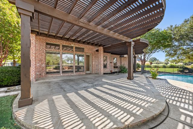 148 Stoneleigh Drive, Heath, TX 75032