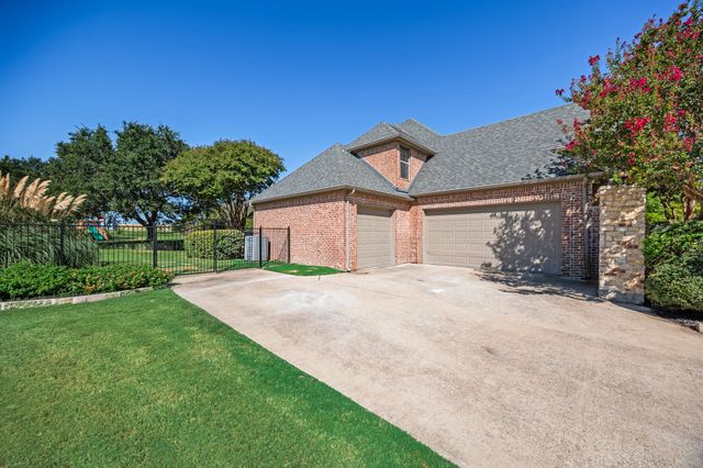 148 Stoneleigh Drive, Heath, TX 75032