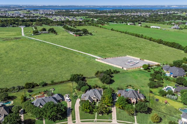 148 Stoneleigh Drive, Heath, TX 75032