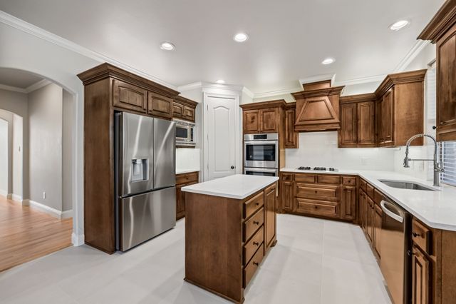 148 Stoneleigh Drive, Heath, TX 75032