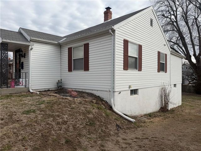 2611 Parallel Avenue, St Joseph, MO 64506