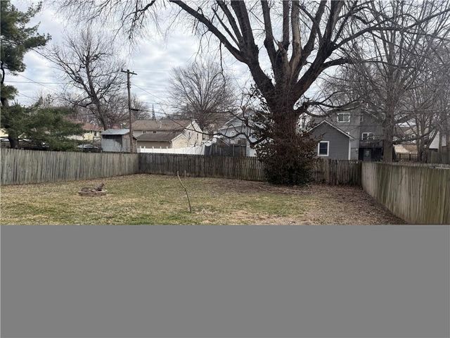 2611 Parallel Avenue, St Joseph, MO 64506