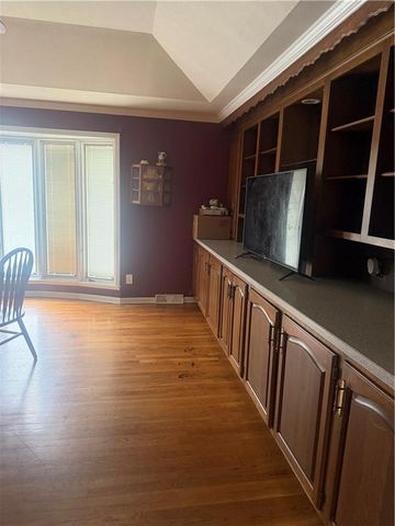 2611 Parallel Avenue, St Joseph, MO 64506