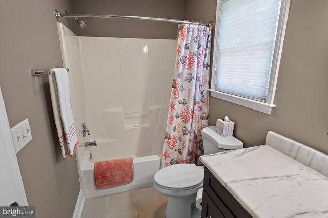 220 CREEKSIDE DR, Salisbury, MD 21804