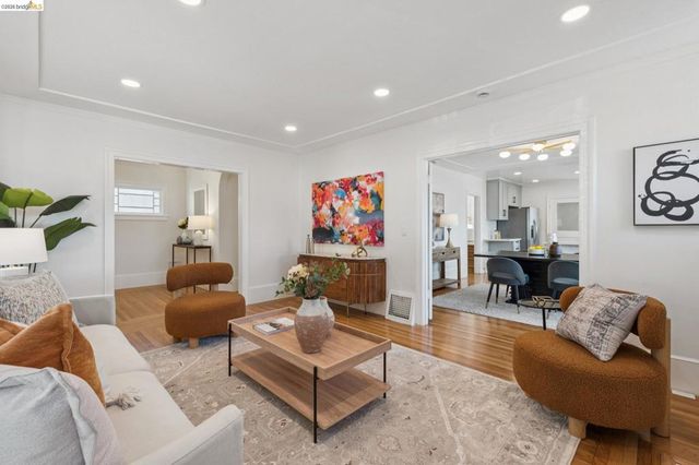 501 E 20th St, Oakland, CA 94606