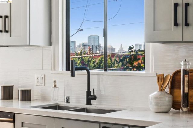 501 E 20th St, Oakland, CA 94606