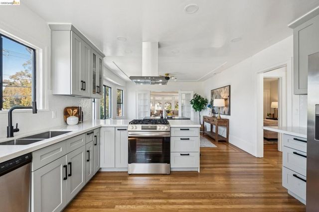 501 E 20th St, Oakland, CA 94606