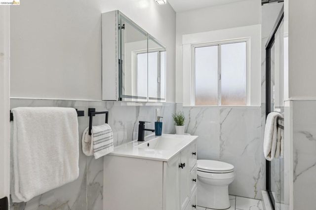 501 E 20th St, Oakland, CA 94606