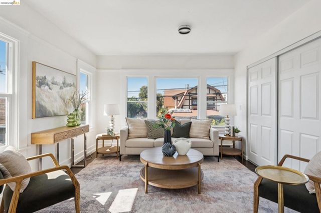 501 E 20th St, Oakland, CA 94606