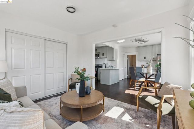 501 E 20th St, Oakland, CA 94606