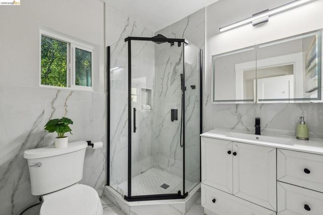 501 E 20th St, Oakland, CA 94606