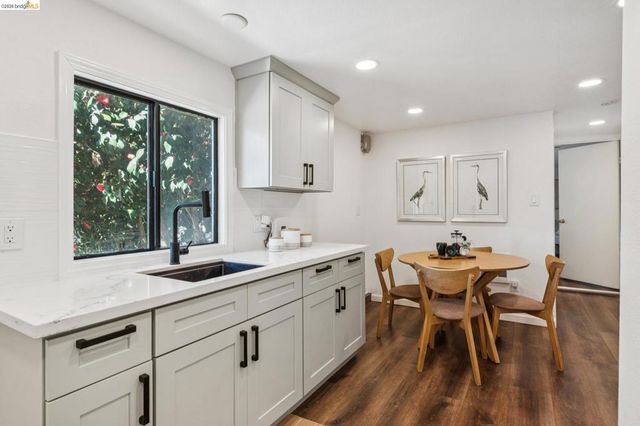 501 E 20th St, Oakland, CA 94606