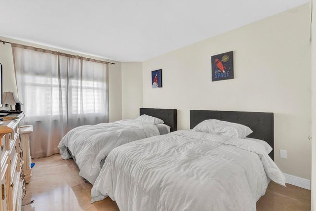 1980 S Ocean Dr 10H, Hallandale Beach, FL 33009