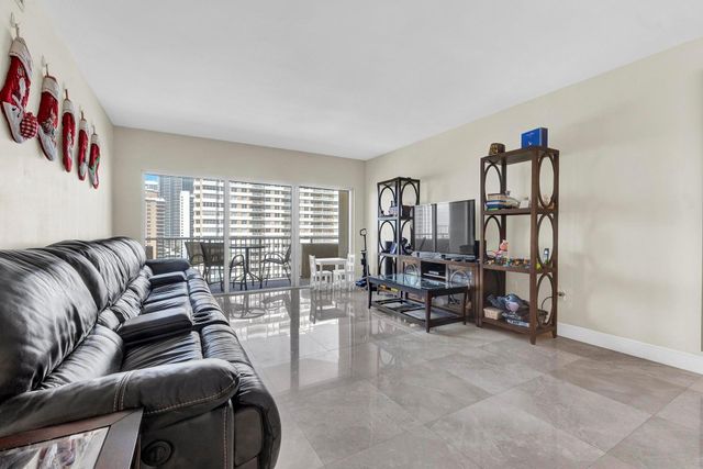 1980 S Ocean Dr 10H, Hallandale Beach, FL 33009