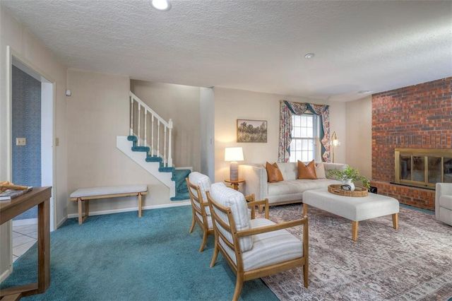 13023 Pratt Road, Lee's Summit, MO 64086