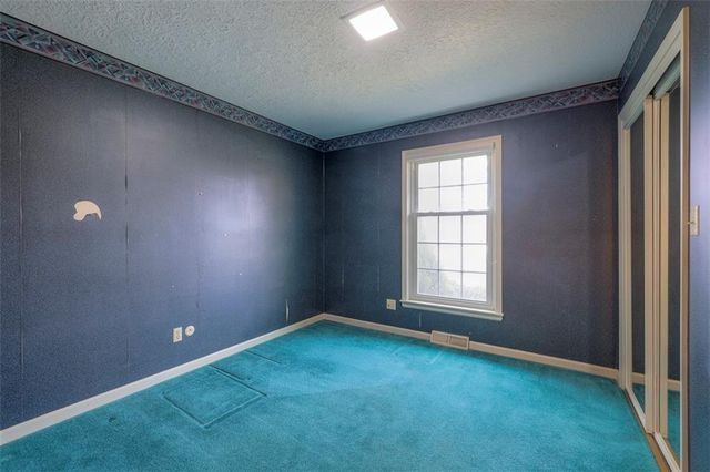 13023 Pratt Road, Lee's Summit, MO 64086