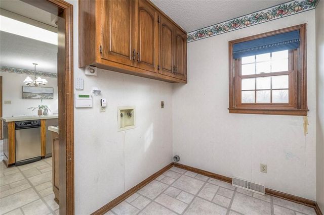 13023 Pratt Road, Lee's Summit, MO 64086