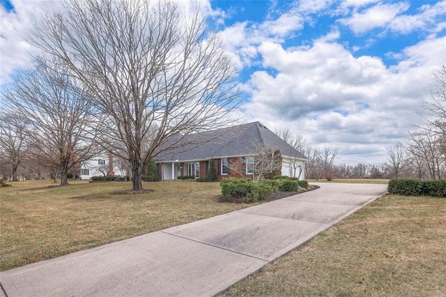 13023 Pratt Road, Lee's Summit, MO 64086
