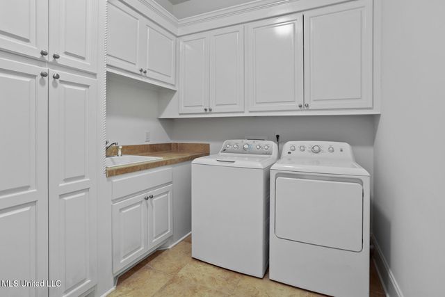 261 Lake Circle, Madison, MS 39110