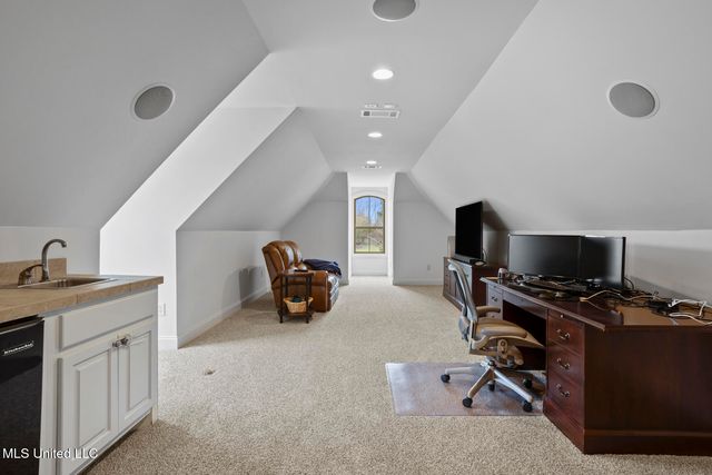 261 Lake Circle, Madison, MS 39110