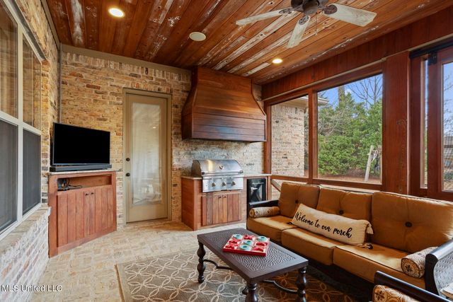 261 Lake Circle, Madison, MS 39110