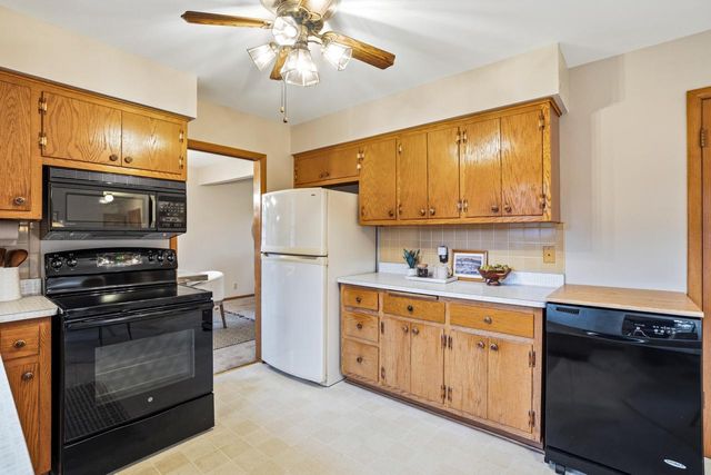 738 6th AVENUE, Grafton, WI 53024