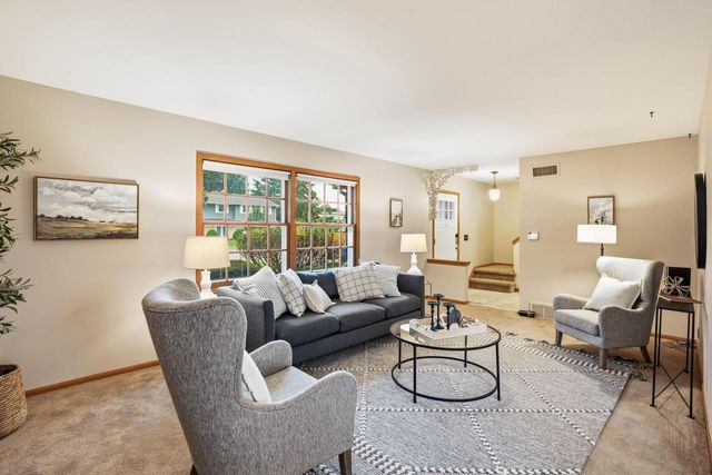 738 6th AVENUE, Grafton, WI 53024