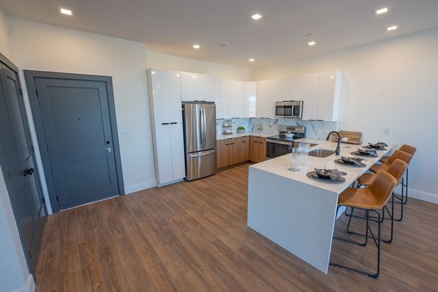 136 Essex Street 501, Lawrence, MA 01840