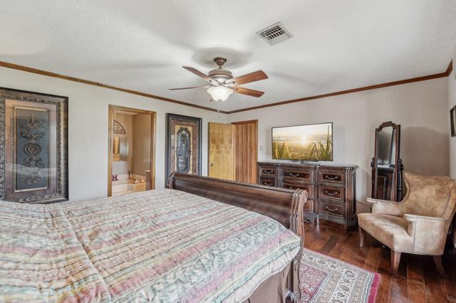 9243 Deepwater Drive, Montgomery, TX 77356