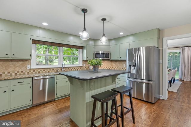 1012 WARWICK LN, Wilmington, DE 19807