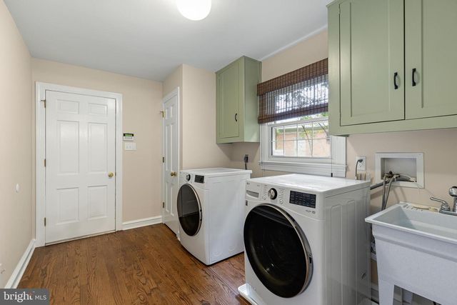 1012 WARWICK LN, Wilmington, DE 19807