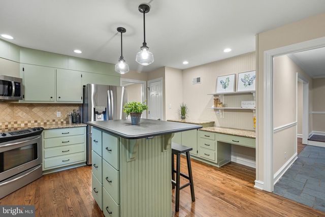 1012 WARWICK LN, Wilmington, DE 19807
