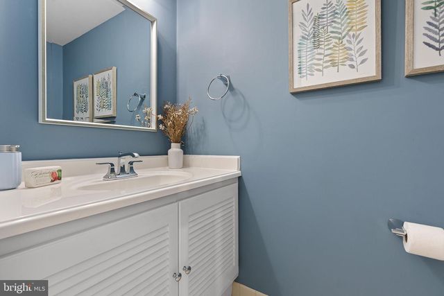 1012 WARWICK LN, Wilmington, DE 19807