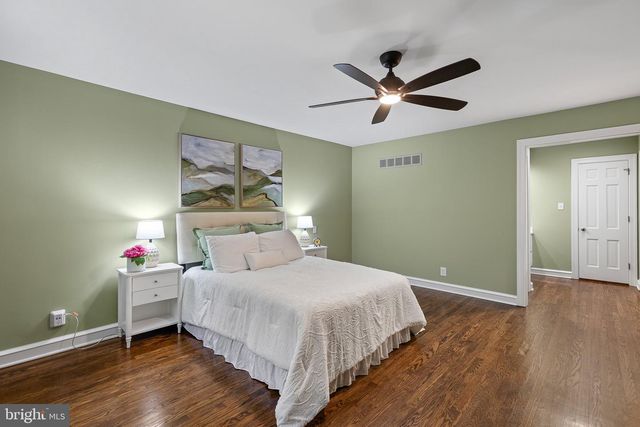 1012 WARWICK LN, Wilmington, DE 19807