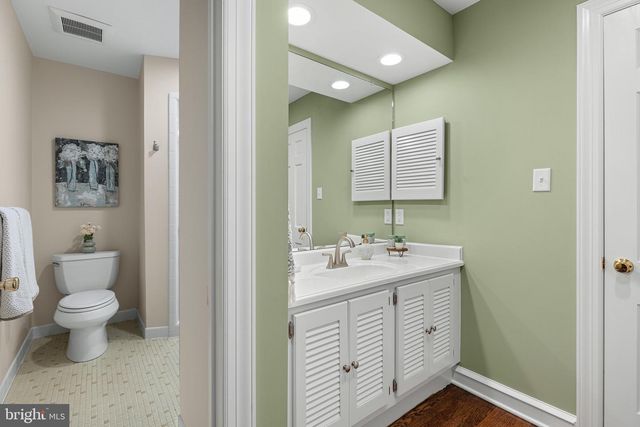1012 WARWICK LN, Wilmington, DE 19807