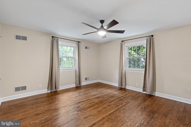 1012 WARWICK LN, Wilmington, DE 19807