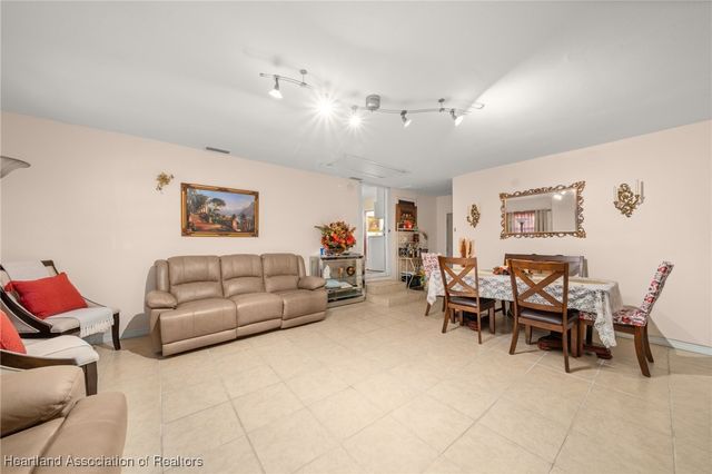 5 E Winthrop Street, Avon Park, FL 33825