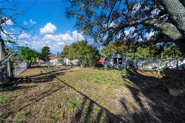 5 E Winthrop Street, Avon Park, FL 33825