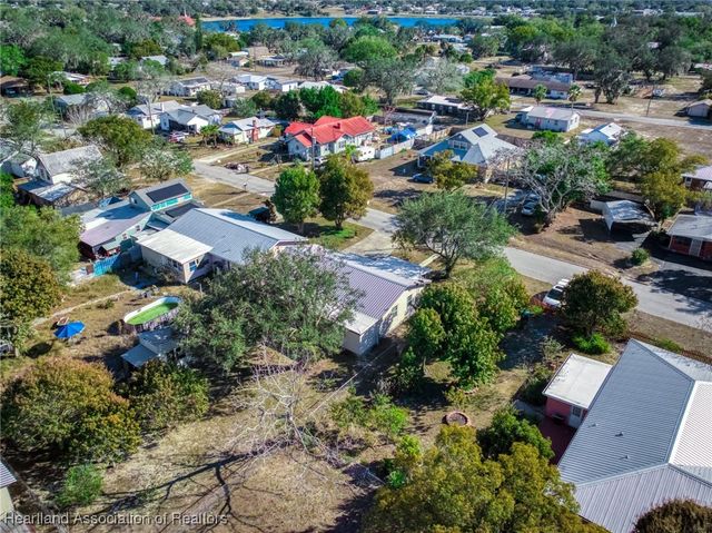 5 E Winthrop Street, Avon Park, FL 33825