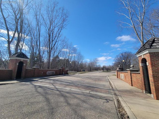 5894 Augusta Lane, Grand Blanc, MI 48439