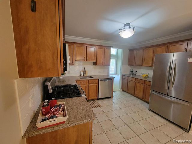 5894 Augusta Lane, Grand Blanc, MI 48439
